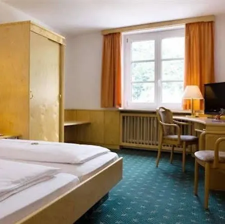 Hotel-restaurant Am Paulusbogen 4*