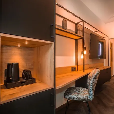Hotel-restaurant Am Paulusbogen Hotel 4*