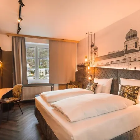 Hotel-restaurant Am Paulusbogen Hotel 4*