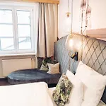 Hotel Am Paulusbogen 4*